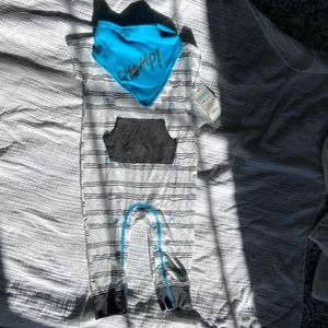 Adorable 6-9m baby boy onesie and bib with shark teeth design and stripes